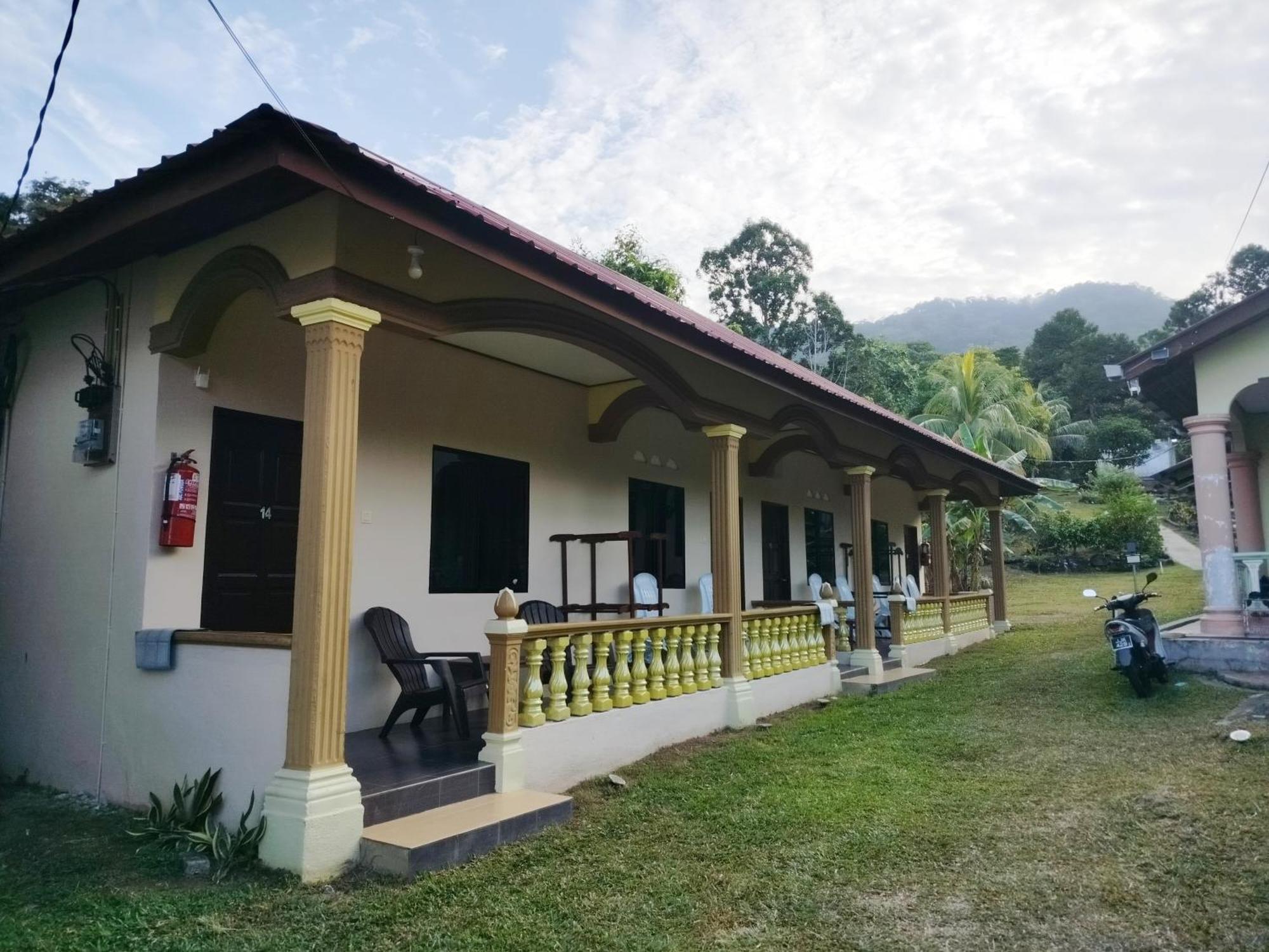 Restu Chalet Tioman Kampong Ayer Batang Exterior foto